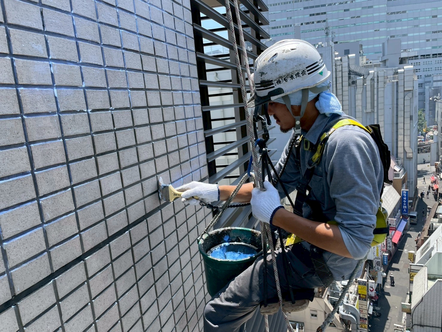 現場作業員（タイル貼り替え工事）